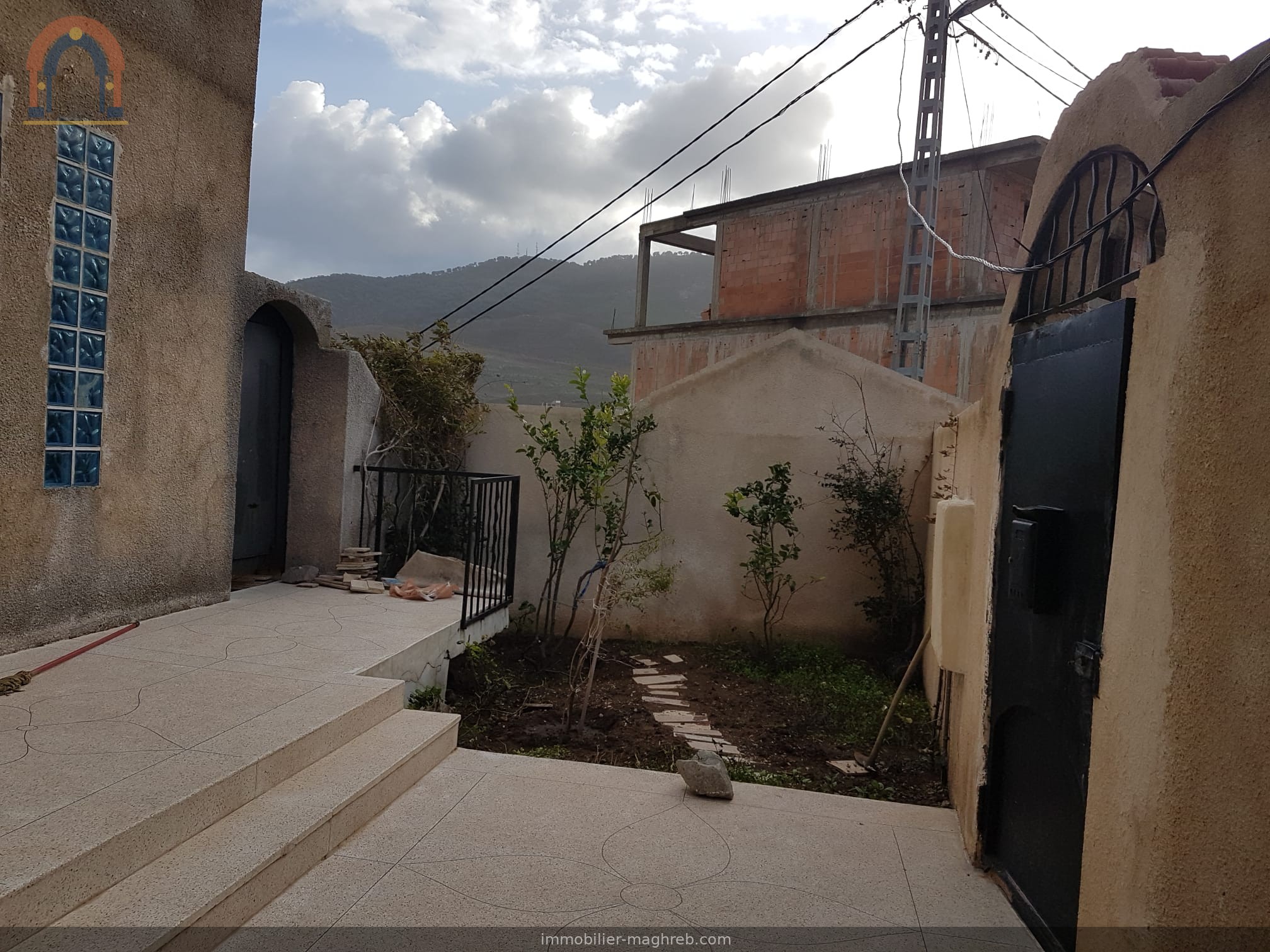 Maison vue mer à Chetaibi — 4 appartements avec vue exceptionnelle sur la baie