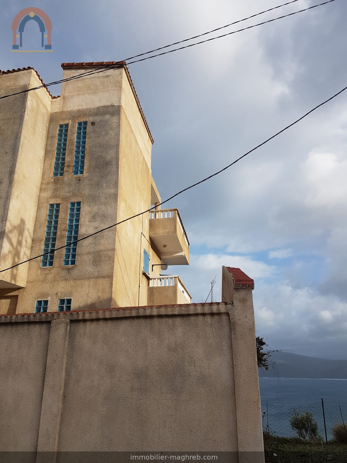 Maison vue mer à Chetaibi — 4 appartements avec vue exceptionnelle sur la baie